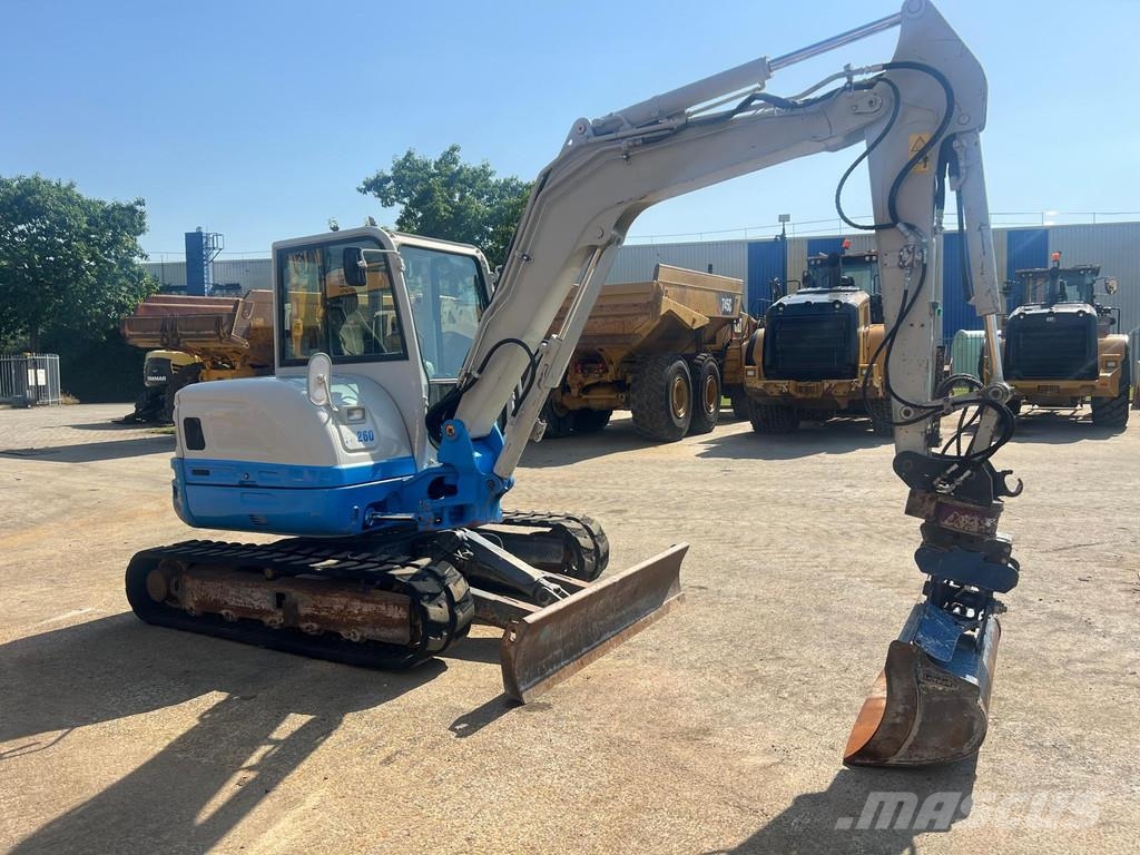 Takeuchi TB 260 . Minigraafmachines < 7t