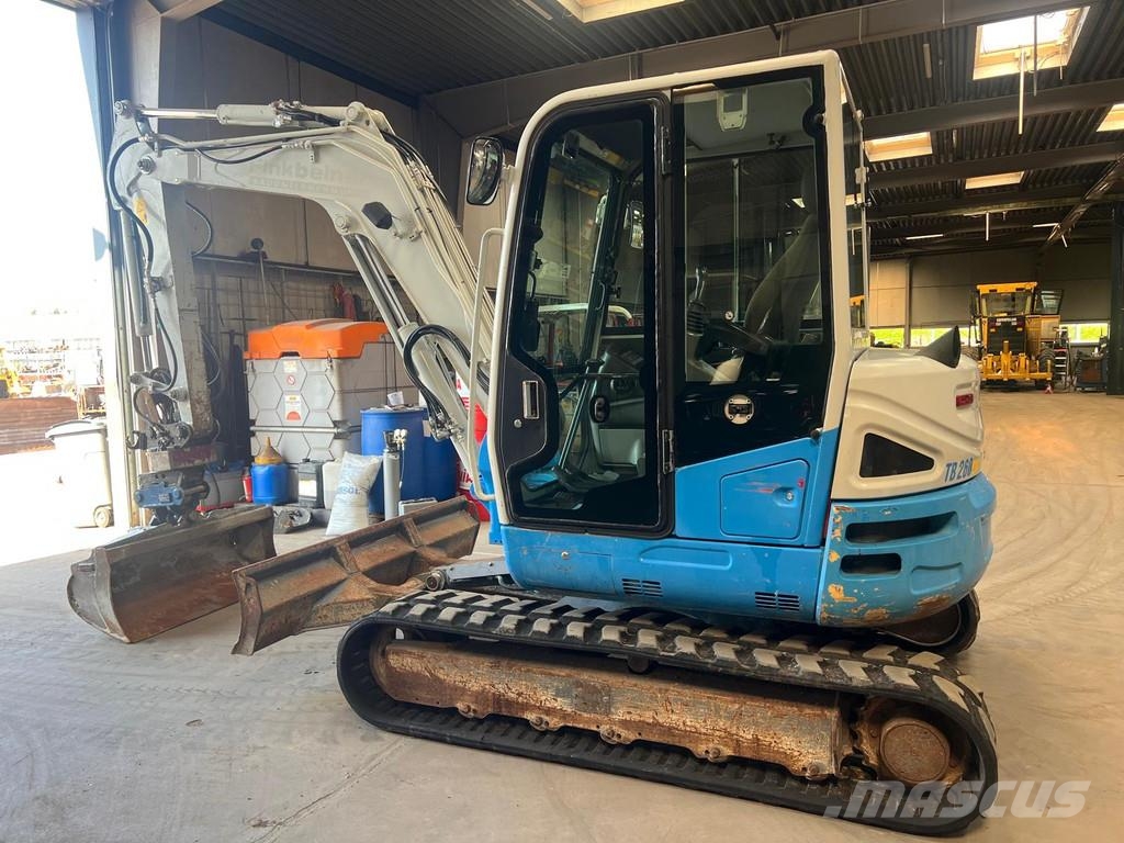 Takeuchi TB 260 . Minigraafmachines < 7t