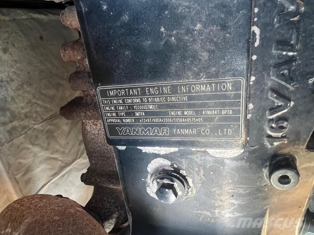 Takeuchi TB 260 . Minigraafmachines < 7t