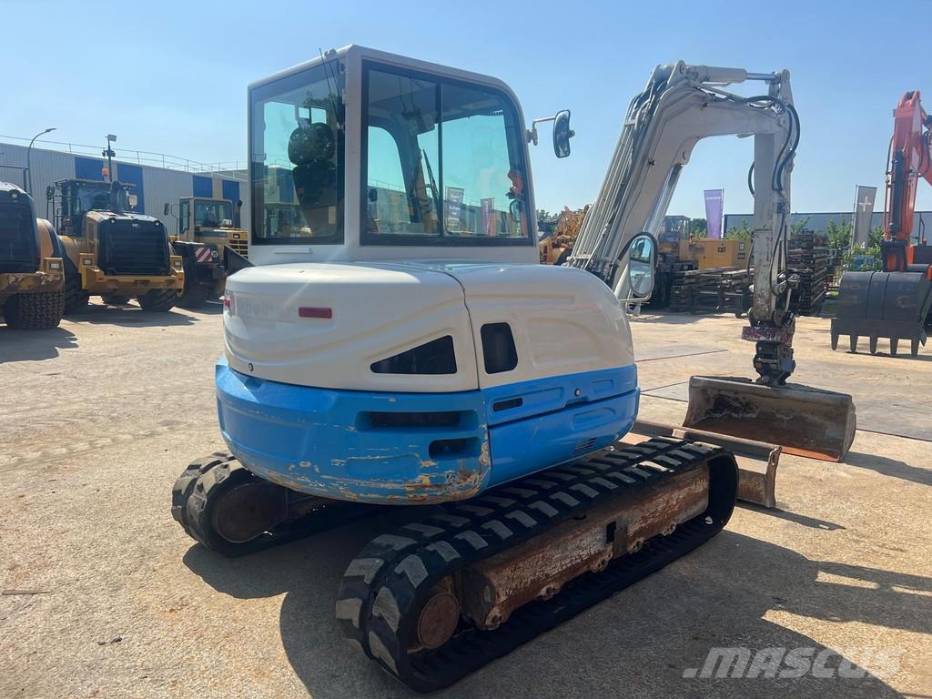Takeuchi TB 260 . Minigraafmachines < 7t