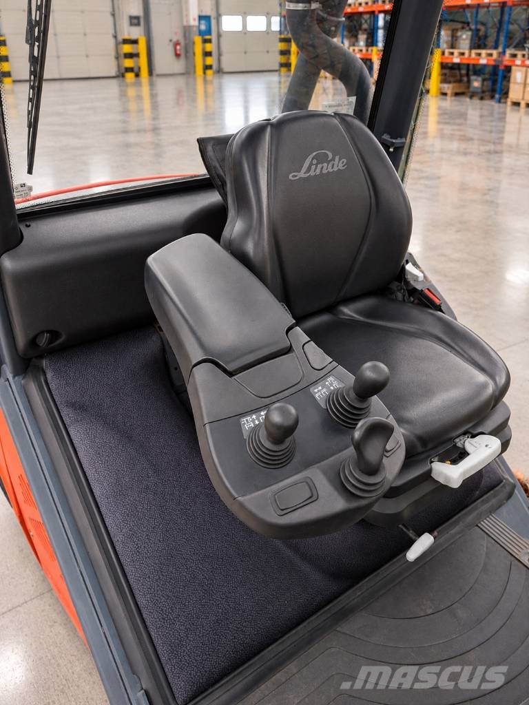 Linde H 30 D شاحنات الديزل