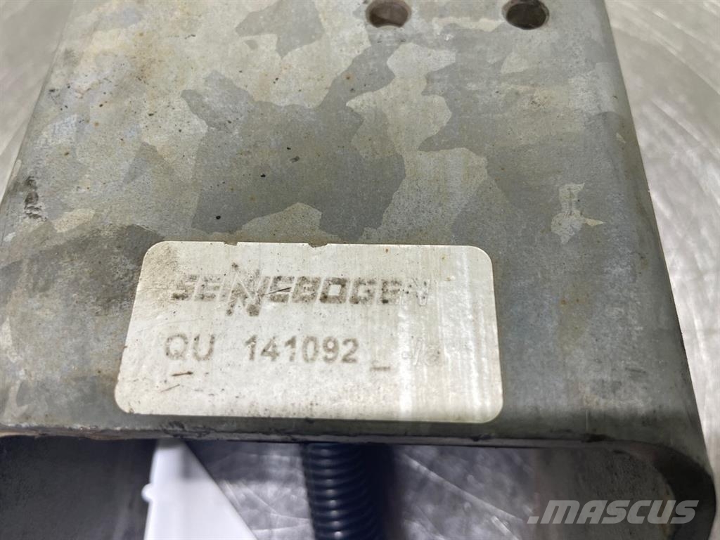 Sennebogen 835E-141092-Holder with Camera/Kamera 驾驶室与内部
