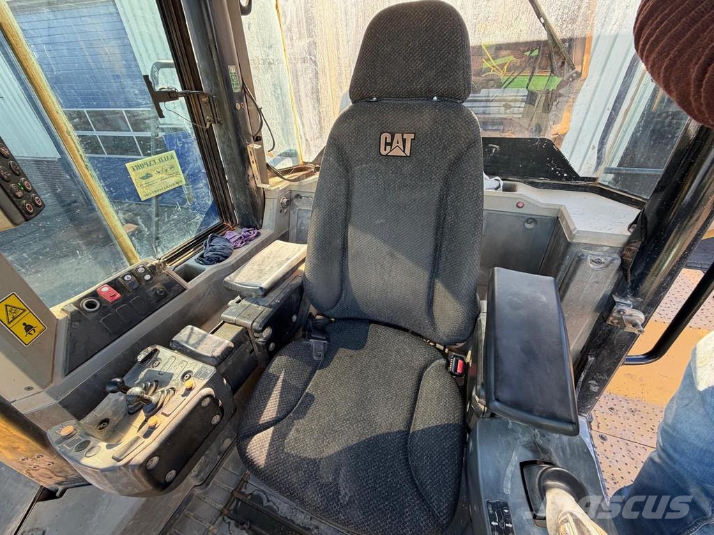 CAT 966M - 24T - Wheel Loader - CE - Rear Camera - Air Wielladers