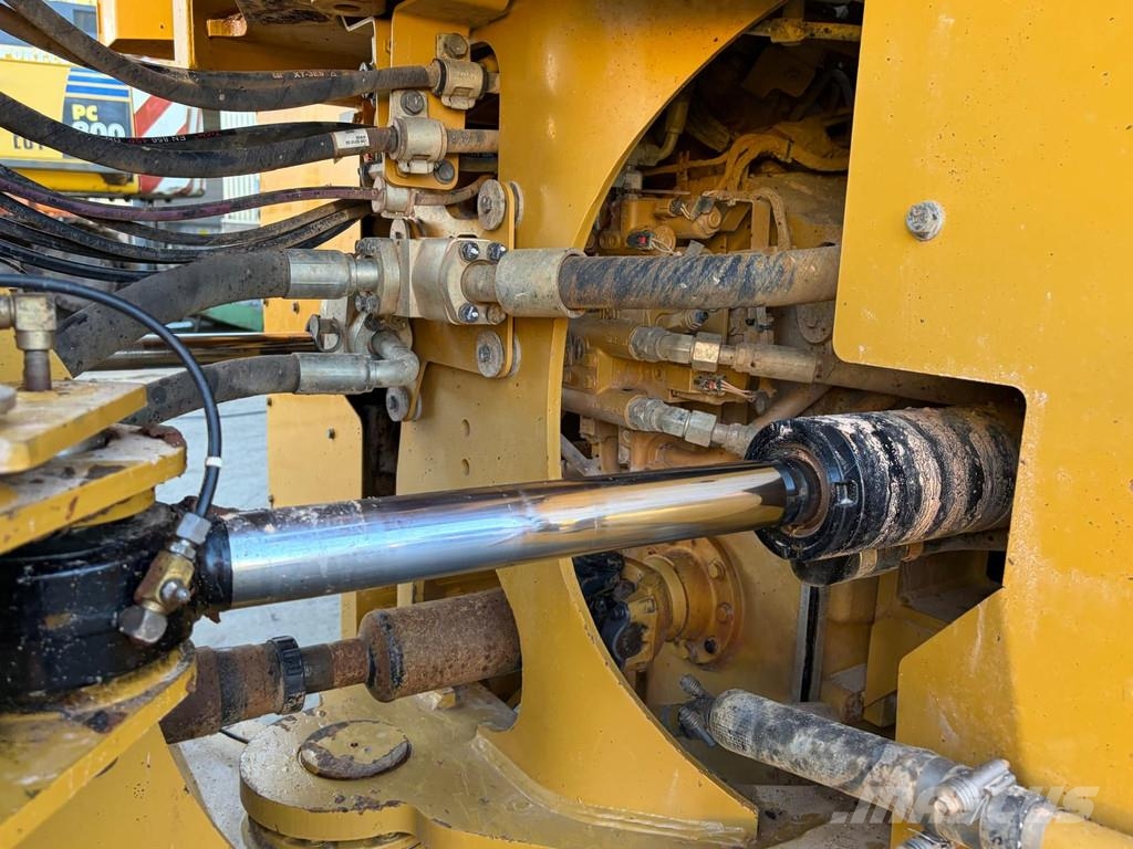 CAT 966M - 24T - Wheel Loader - CE - Rear Camera - Air Wielladers