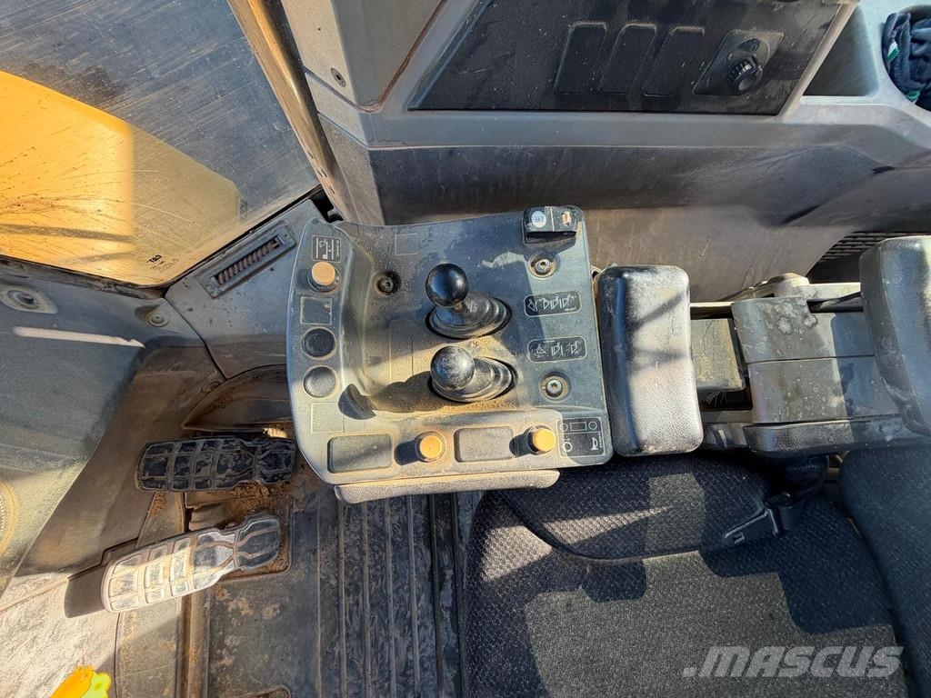CAT 966M - 24T - Wheel Loader - CE - Rear Camera - Air Wielladers