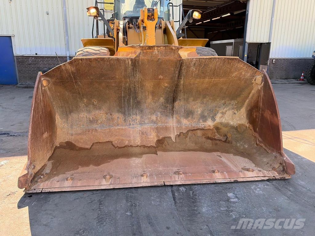 CAT 966M - 24T - Wheel Loader - CE - Rear Camera - Air Wielladers