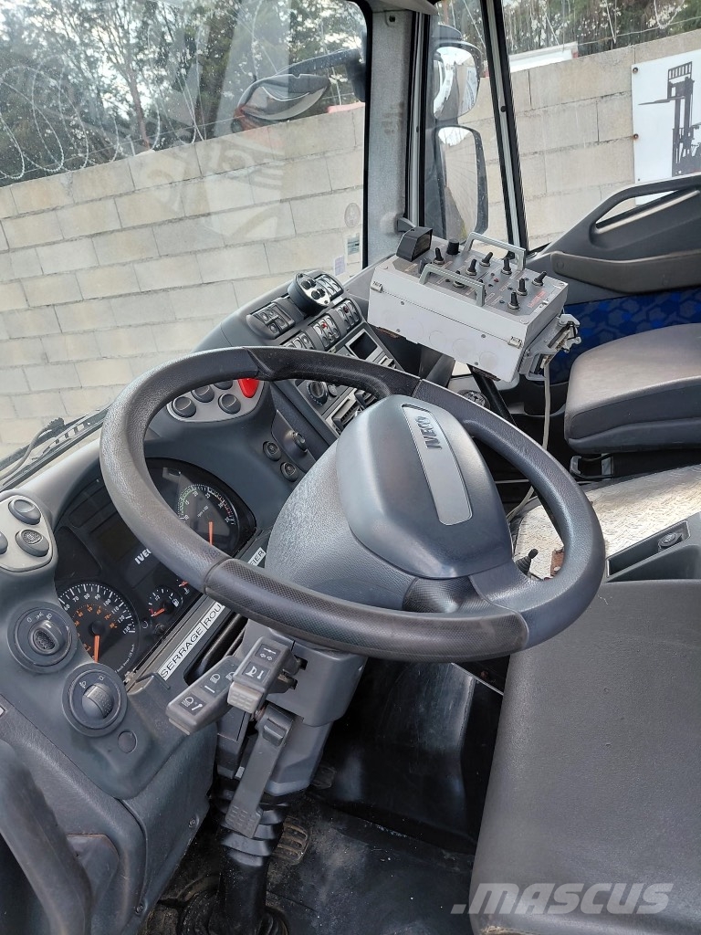 Iveco Eurocargo 150 E28 Savivarčių priekabų vilkikai