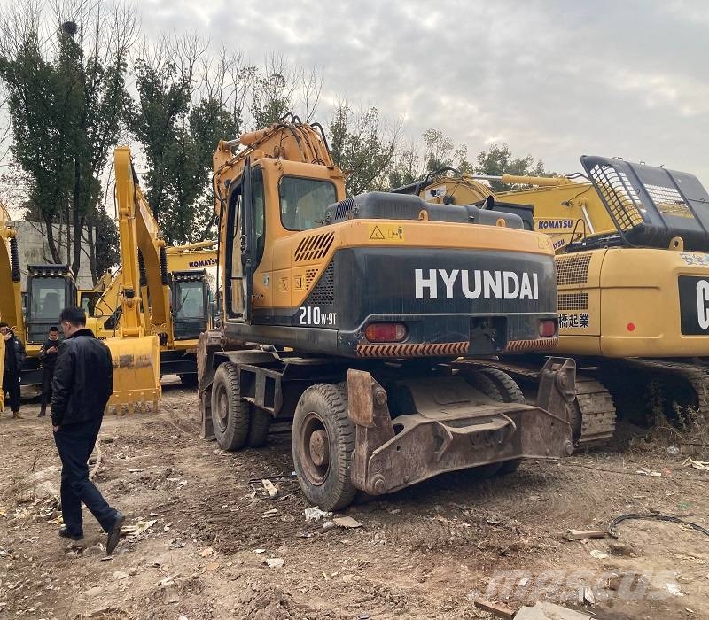 Hyundai 60W Колесни екскаватори