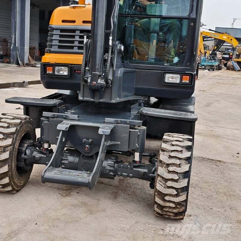 Hyundai 60W Колесни екскаватори