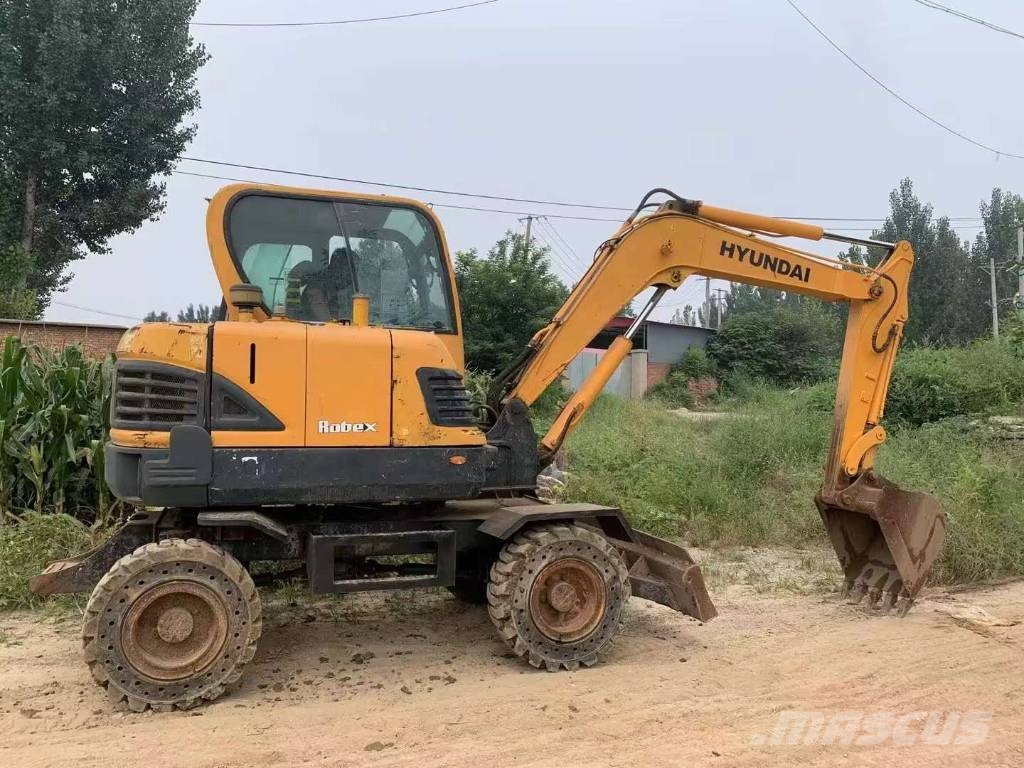 Hyundai 60W Колесни екскаватори