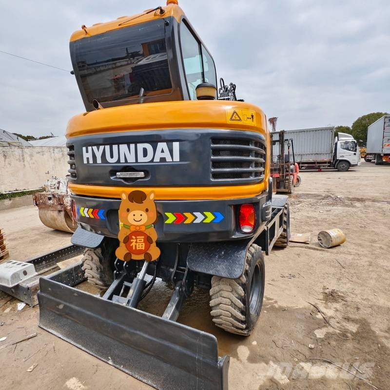 Hyundai 60W Колесни екскаватори