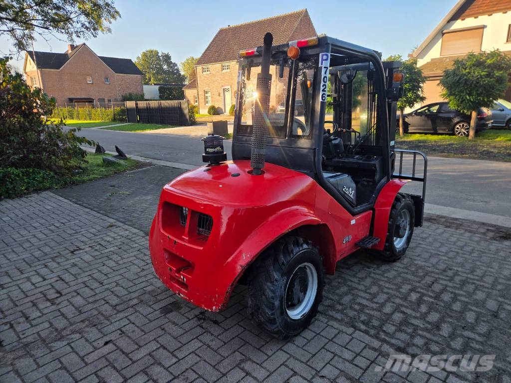 Maximal M25 4x4 Dieselové vozíky