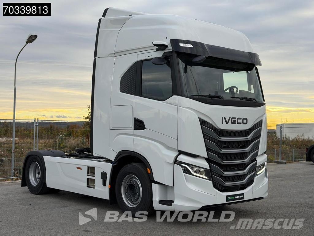 Iveco S-Way 500 4X2 NEW! HPEB 2x tanks Standklima Navi L Vilcēji