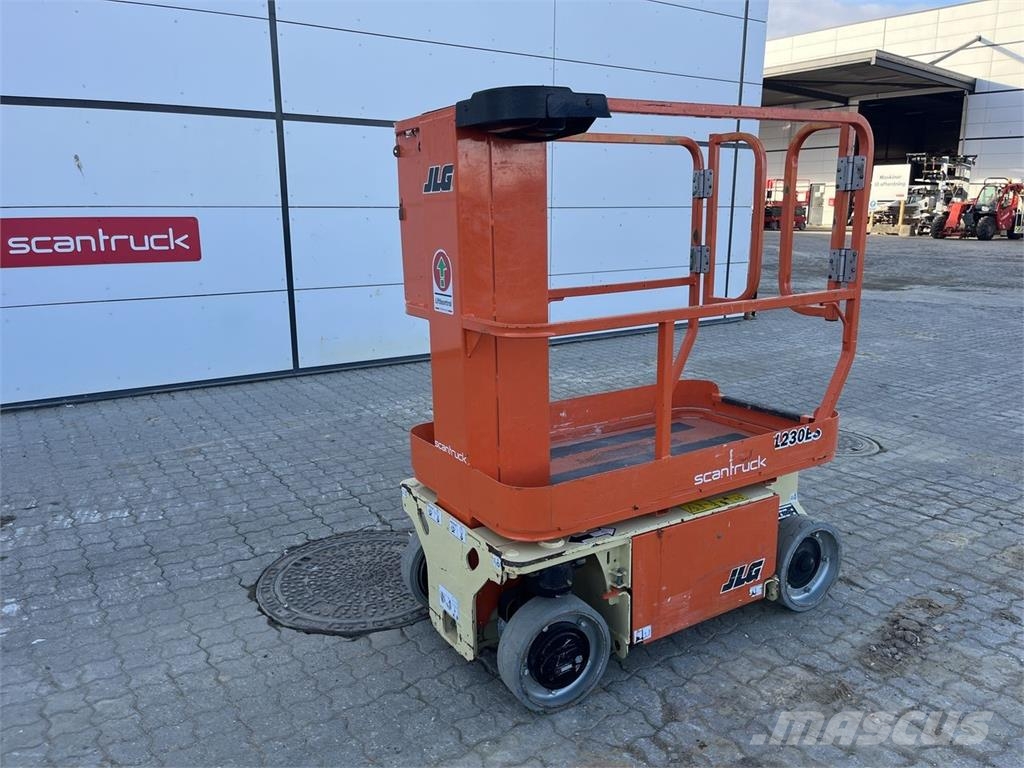 JLG 1230ES 垂直昇降型リフト