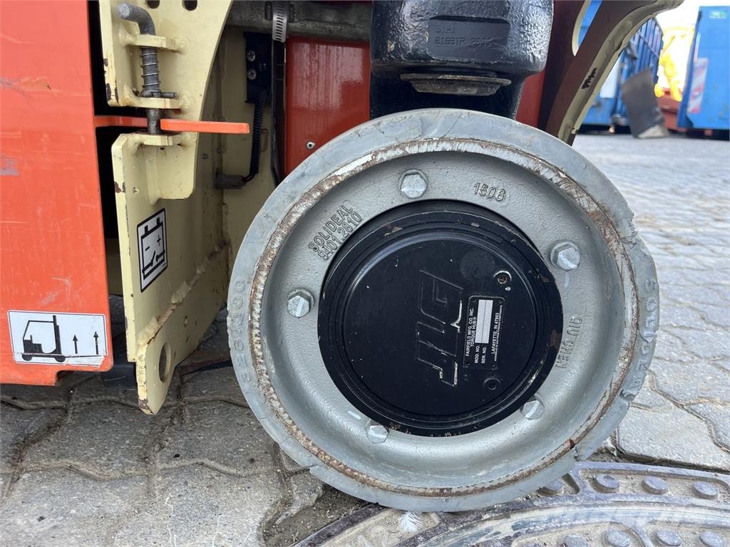 JLG 1230ES 垂直昇降型リフト