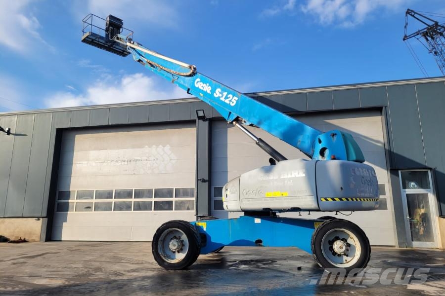 Genie S125 As-Is, Diesel, 4x4x4 Drive, 40.1m Working Hei 견인식 전동이동 리프트