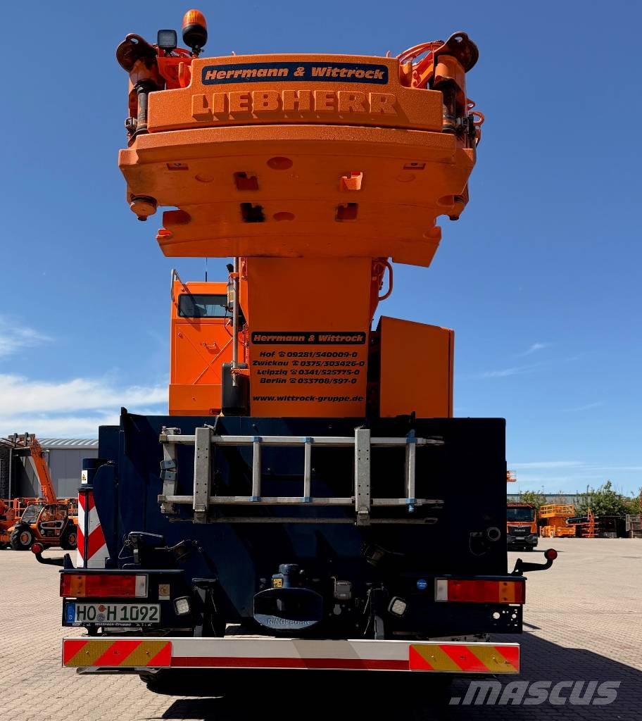Liebherr LTM 1090-4.2 全路面起重機/吊車