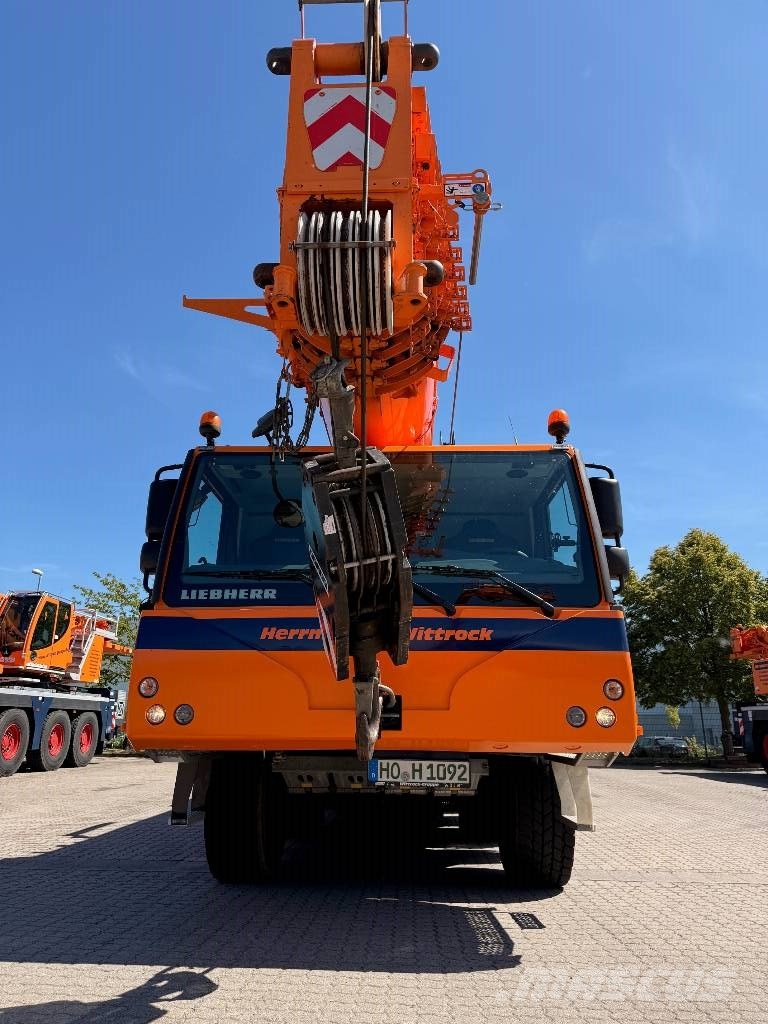 Liebherr LTM 1090-4.2 全路面起重機/吊車