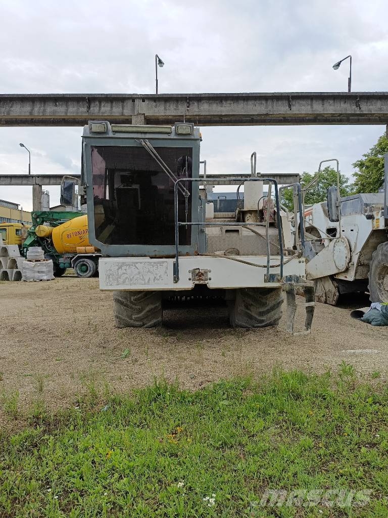 Wirtgen WR 2400 Asphalt recyclers