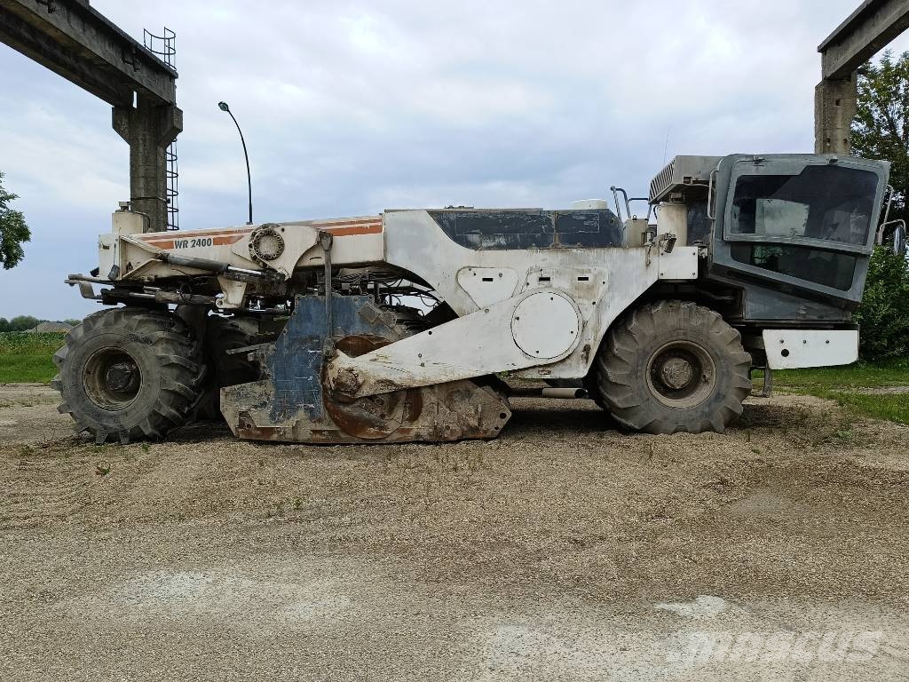 Wirtgen WR 2400 Asphalt recyclers