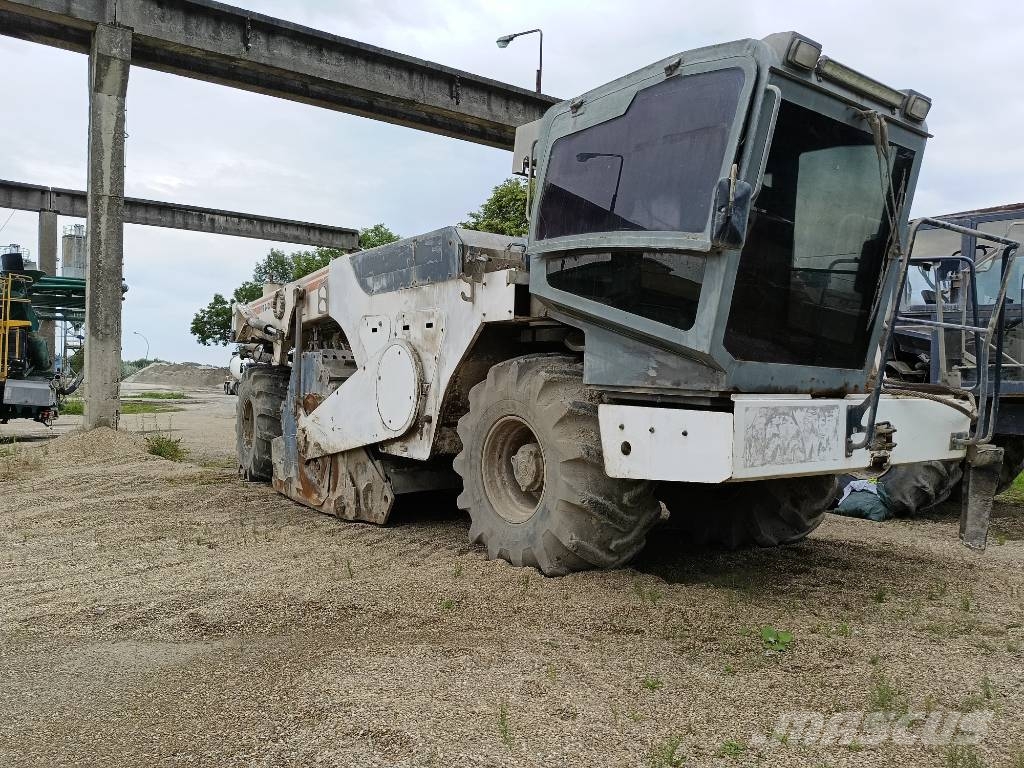Wirtgen WR 2400 Asphalt recyclers