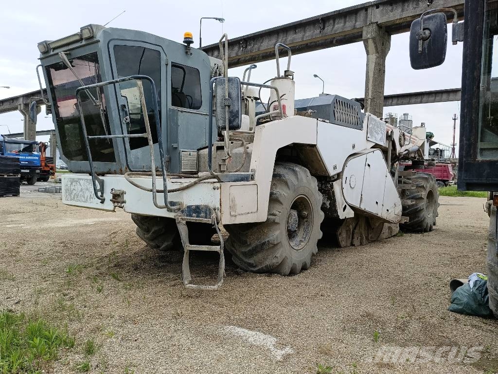 Wirtgen WR 2400 Asphalt recyclers