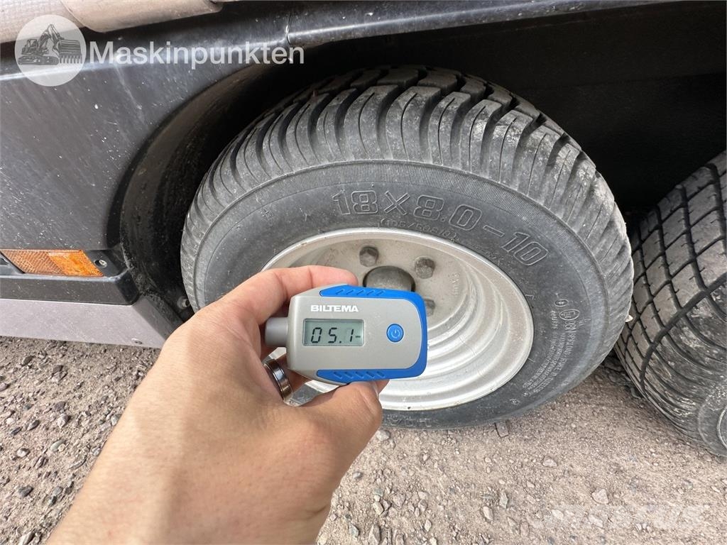 Iveco 80 E Tector A Camiones de caja de lona