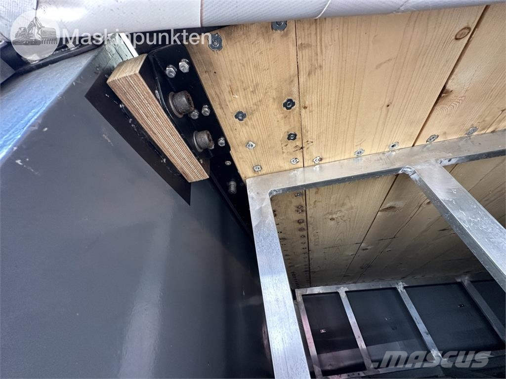 Iveco 80 E Tector A Camiones de caja de lona