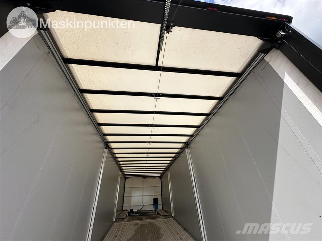 Iveco 80 E Tector A Camiones de caja de lona