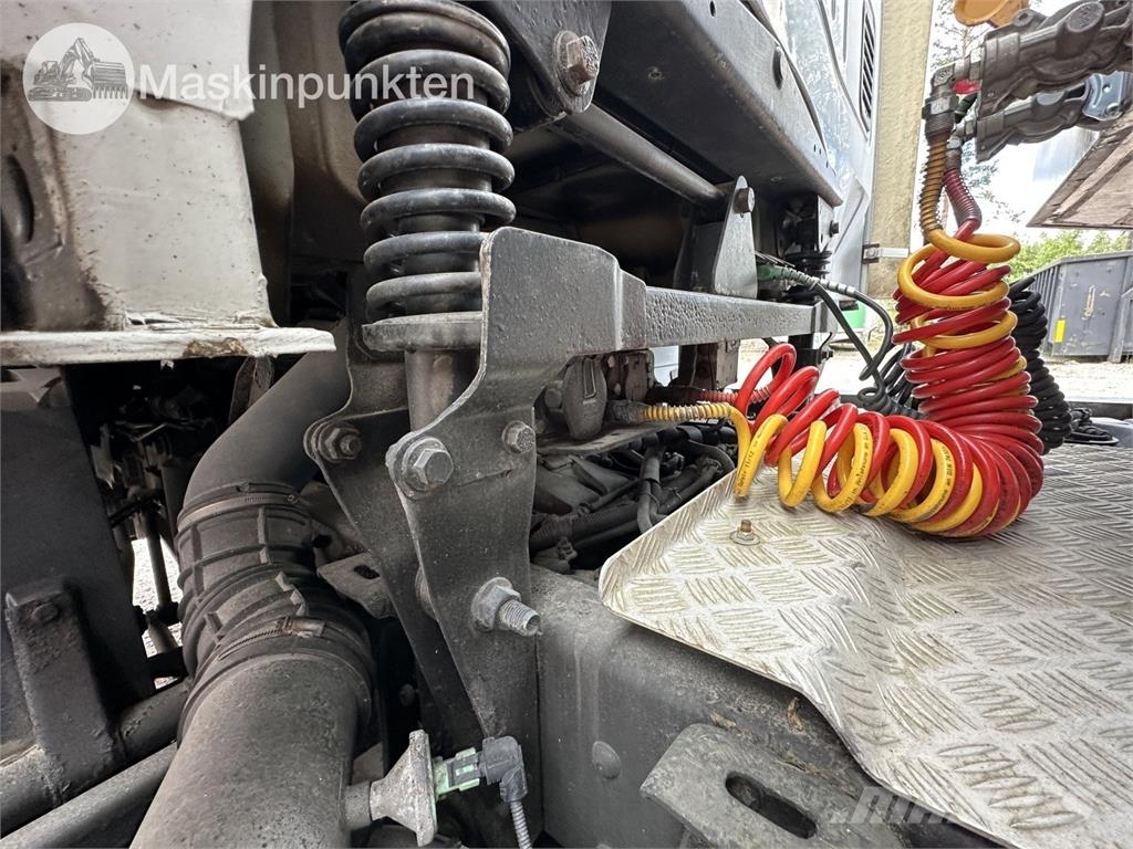 Iveco 80 E Tector A Camiones de caja de lona