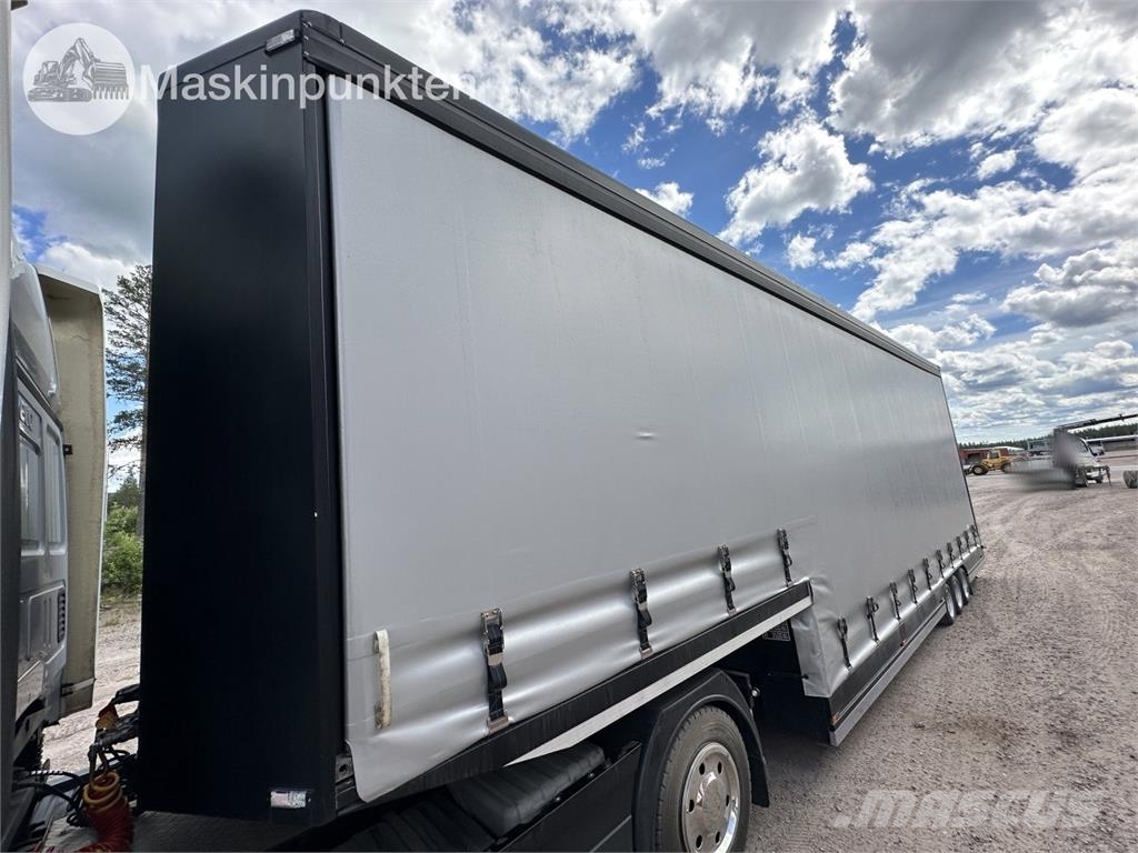 Iveco 80 E Tector A Camiones de caja de lona