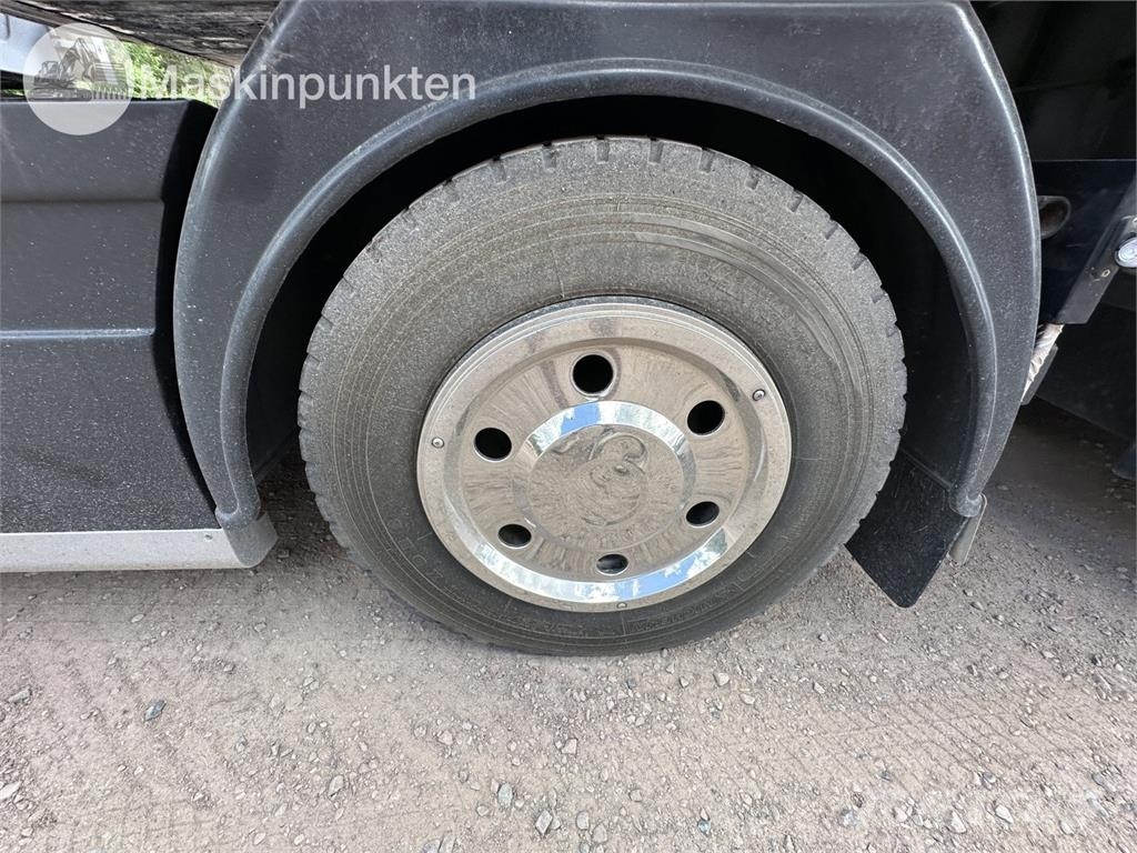 Iveco 80 E Tector A Camiones de caja de lona
