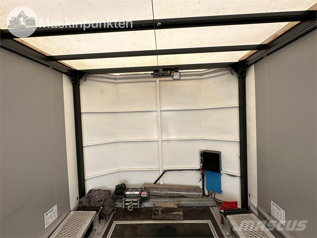 Iveco 80 E Tector A Camiones de caja de lona