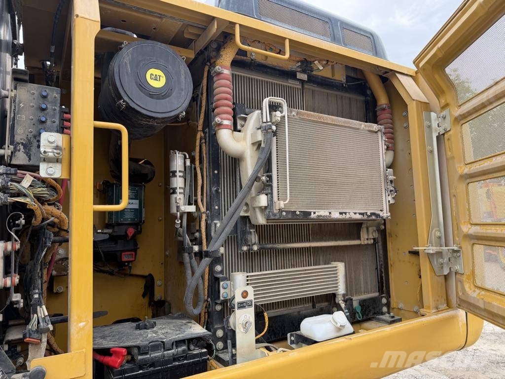 CAT 323 F L حفارات زحافة