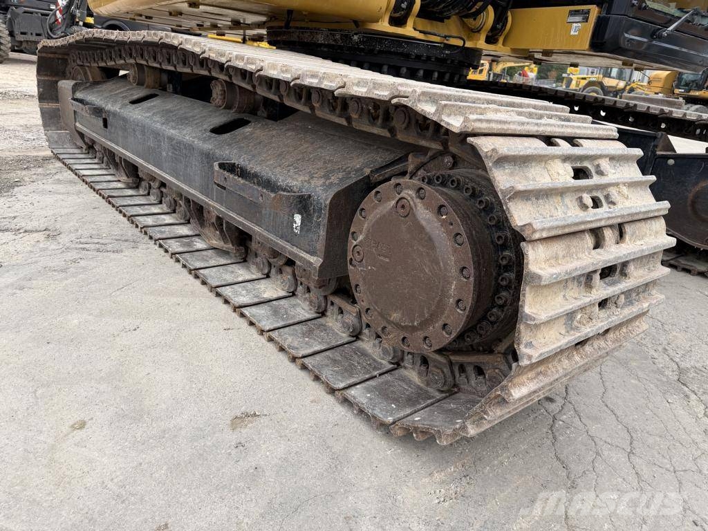CAT 323 F L حفارات زحافة