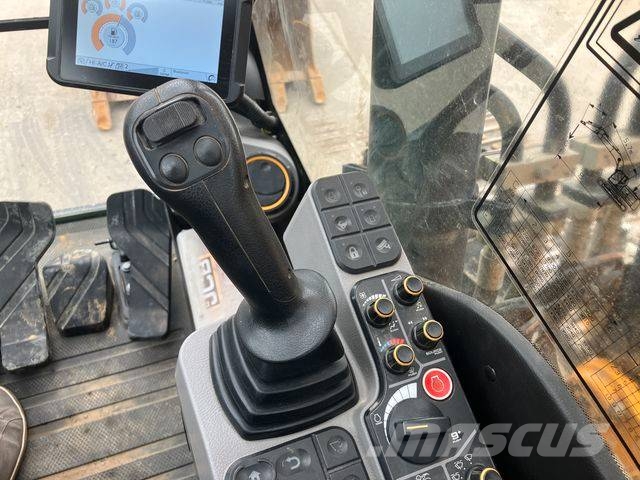 JCB 220 X Lánctalpas kotrók
