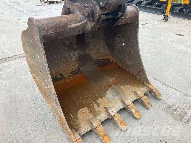 JCB 220 X Lánctalpas kotrók