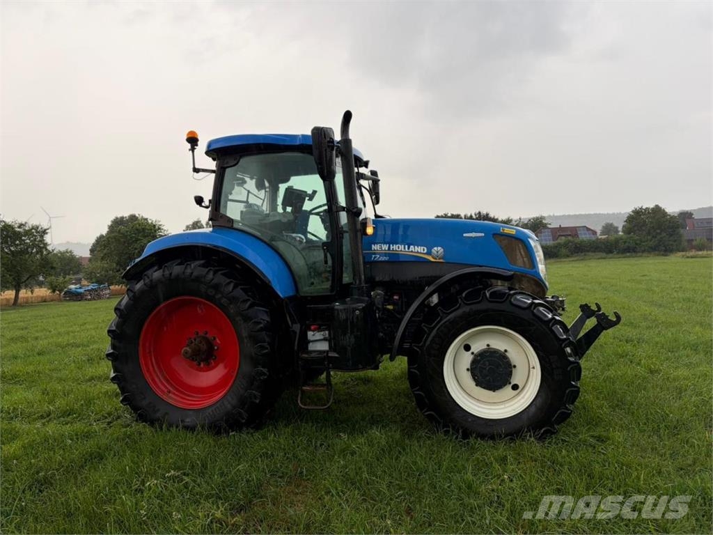 New Holland T 7.220 AC Auto Command Traktorid