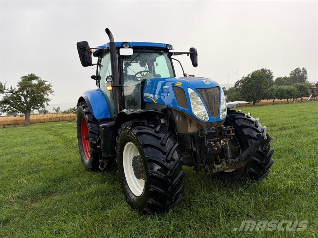 New Holland T 7.220 AC Auto Command Traktorid