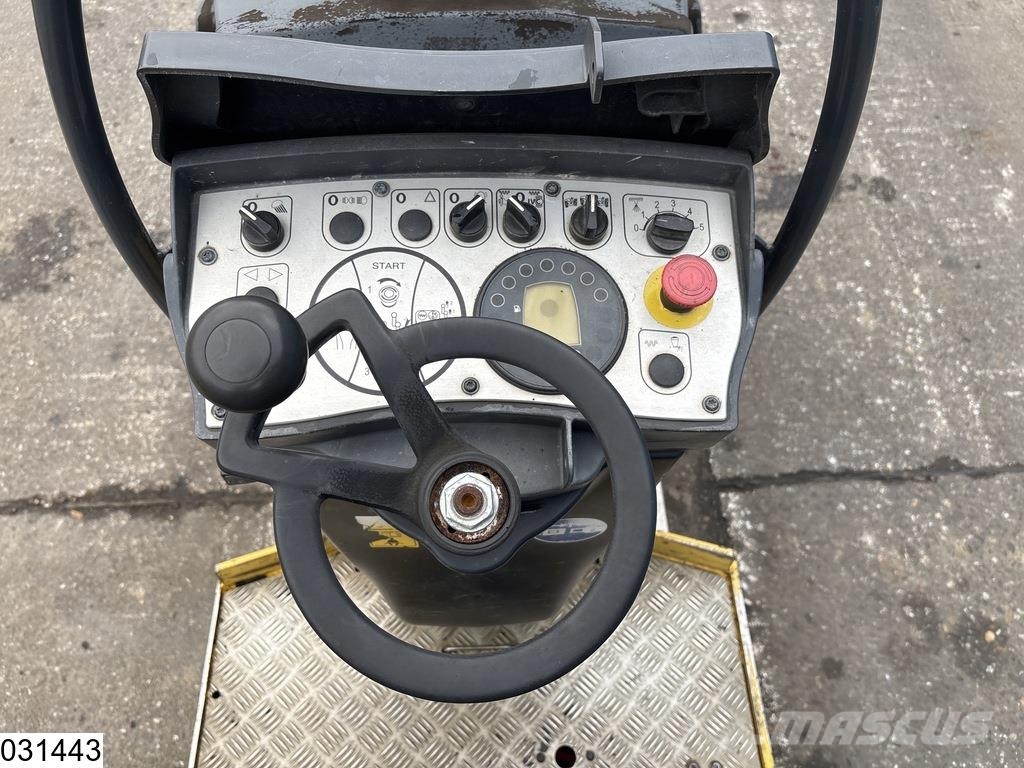 Bomag BW 100ADM-5 2252h, 15.1KW Kiti volai