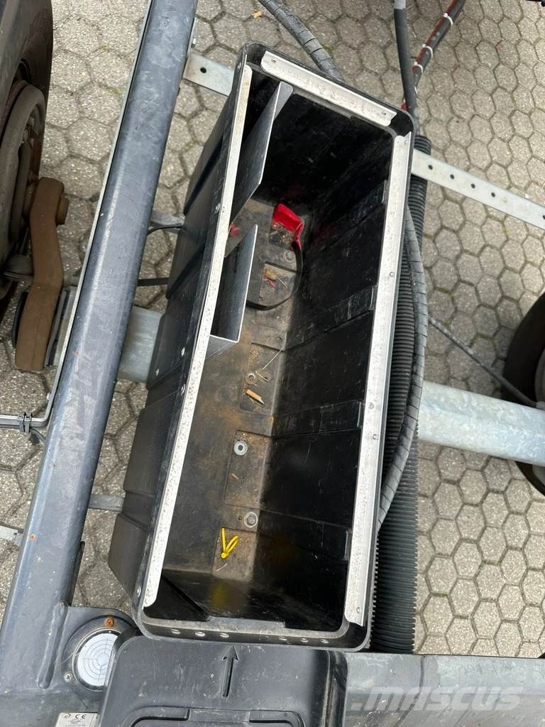 Böcker 34/1-8LH Construction hoists