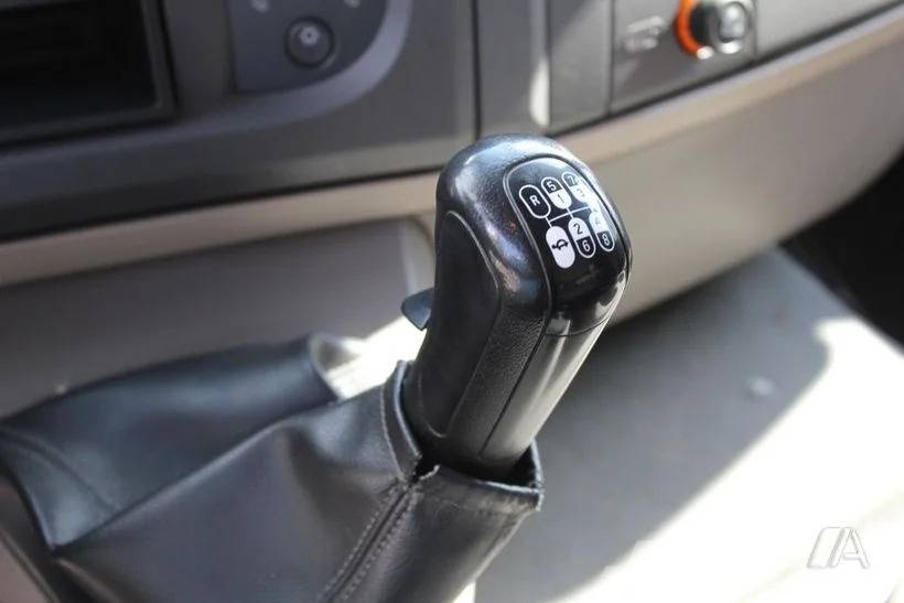 Renault D 240--R:061 Camion frigorifique