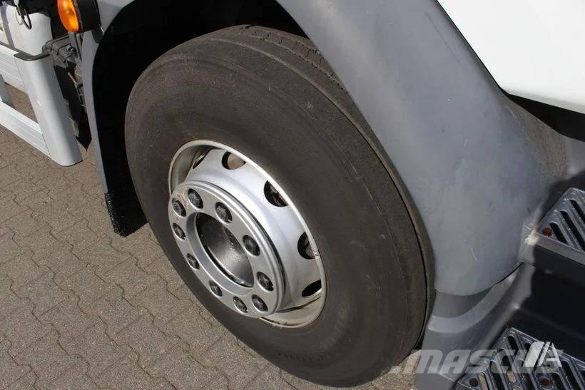 Renault D 240--R:061 Camion frigorifique