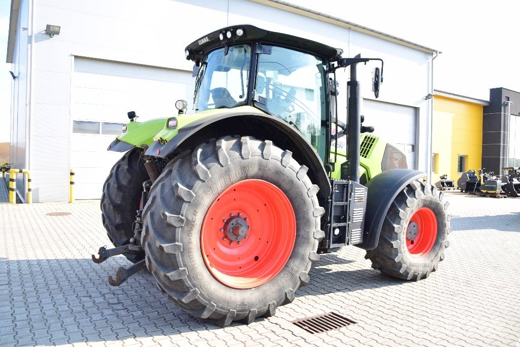 CLAAS 810 Axion CMATIC Tractores