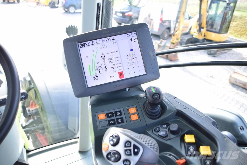 CLAAS 810 Axion CMATIC Tractores