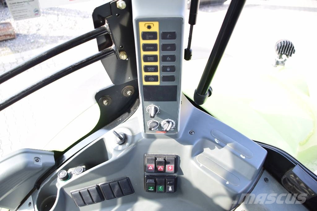 CLAAS 810 Axion CMATIC Tractores