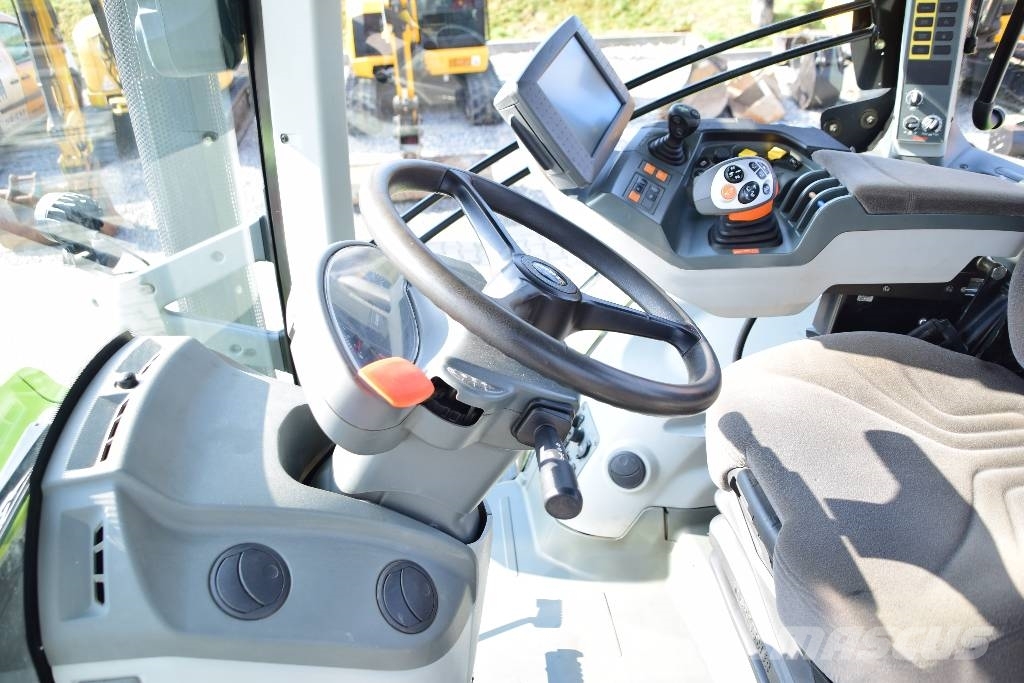 CLAAS 810 Axion CMATIC Tractores
