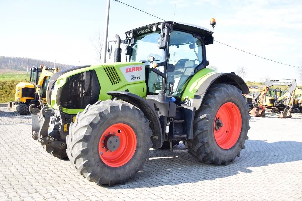 CLAAS 810 Axion CMATIC Tractores