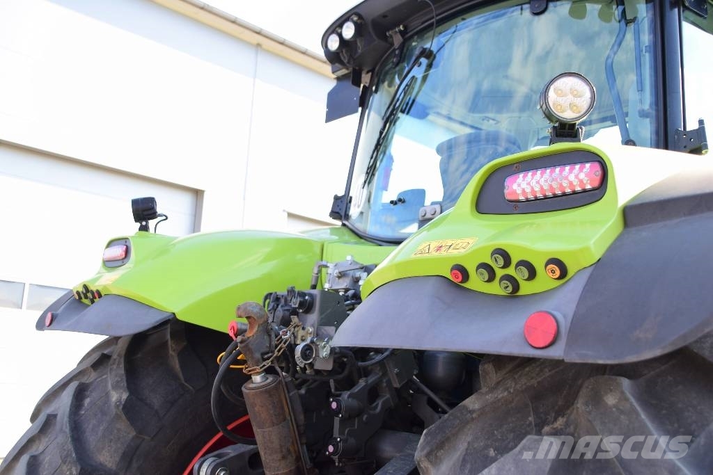 CLAAS 810 Axion CMATIC Tractores