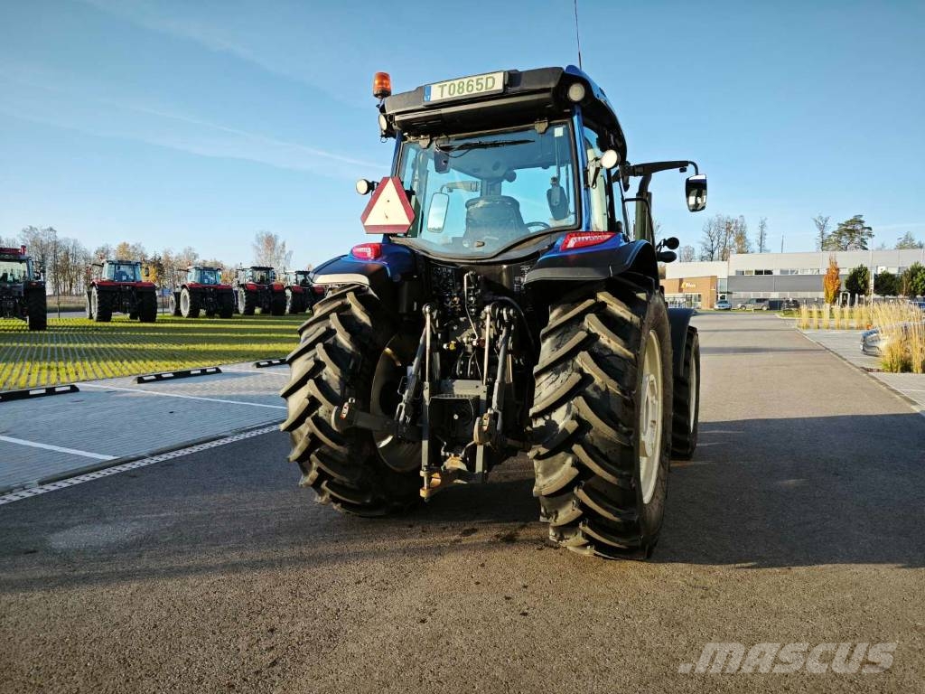 Valtra A 115 Traktorji
